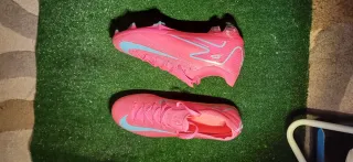 Botas de fútbol Nike Mercurial rosas