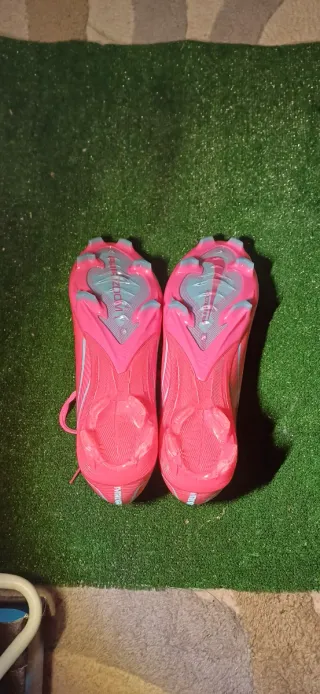 Botas de fútbol Nike Mercurial rosas