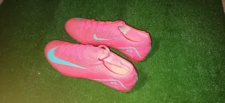 Botas de fútbol Nike Mercurial rosas