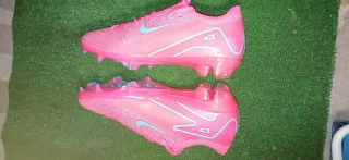 Botas de fútbol Nike Mercurial rosas