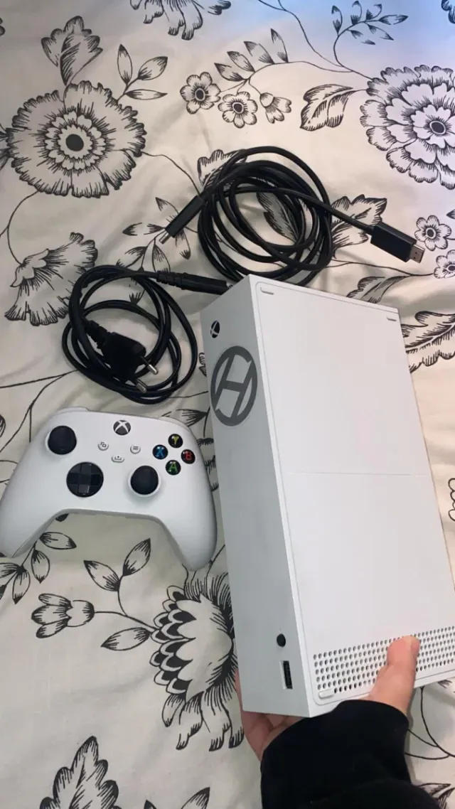 Xbox Series S Bianca + Controller e Cavi NEGOZIABILE