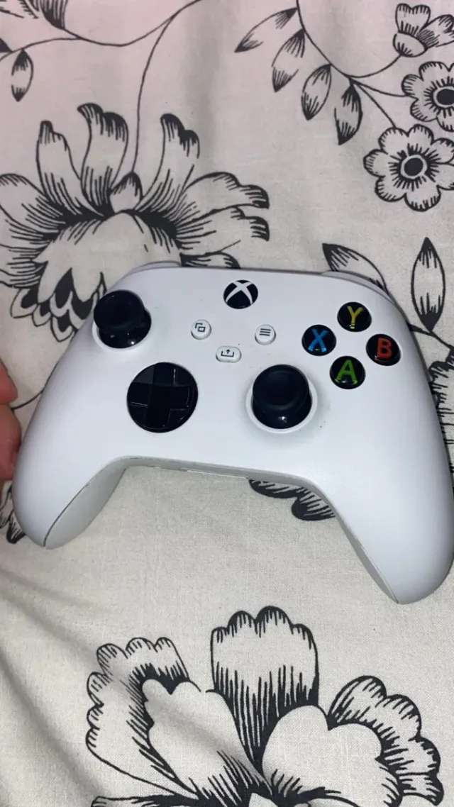 Xbox Series S Bianca + Controller e Cavi NEGOZIABILE