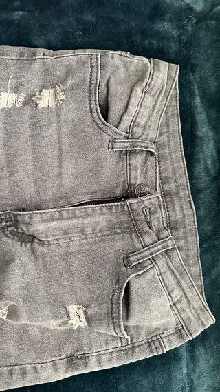 Pantalón vaquero gris desgastado Shein