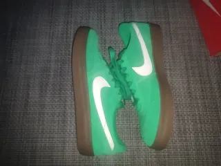 Nike Killshot 2 Talla 38 Verde/Marrón Nuevas.