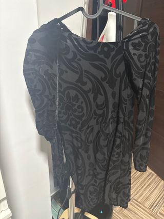 Vestido negro con terciopelo