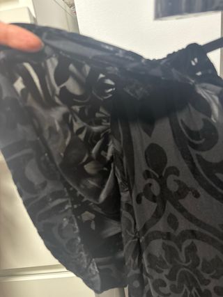Vestido negro con terciopelo