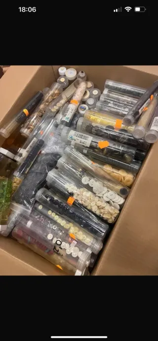 Mercería (Cremalleras, botones, bien, hilos, etc)