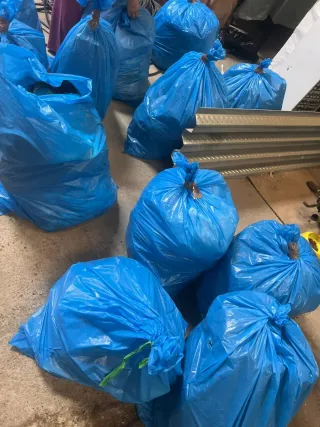 Mercería (Cremalleras, botones, bien, hilos, etc)