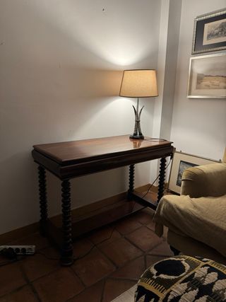 Sofá clásico inglés terciopelo mostaza