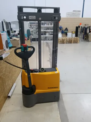 Apilador eléctrico casi nueva