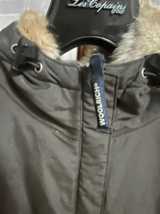 Woolrich Giacca Marrone con Cappuccio e Pelliccia