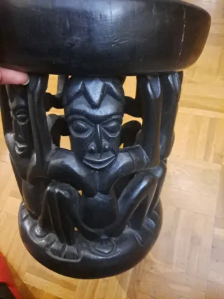 Taburete Bamileke tallado madera