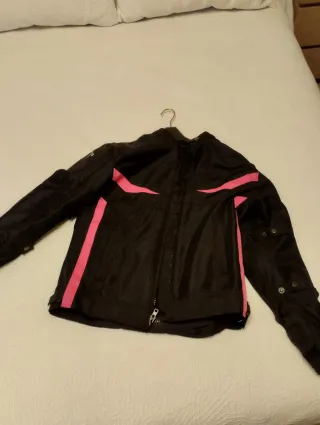 Pantalones y cazadoras moto