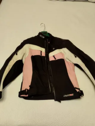 Pantalones y cazadoras moto