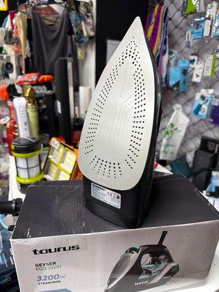 Plancha Taurus Geyser Eco 3200W