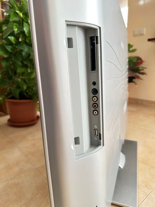 TV Loewe Xelos A37 Plata/Negro FHD