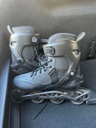 Patinetes en línea negros talla 44