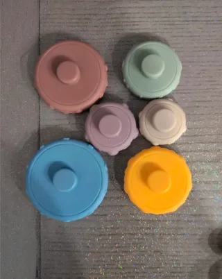 Anelli impilabili colorati