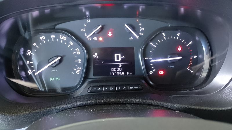 Opel Vivaro 2022, foto 18