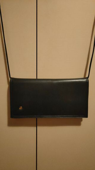 Pochette nera con tracolla