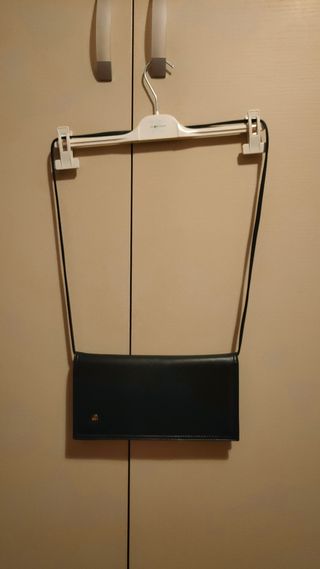 Pochette nera con tracolla