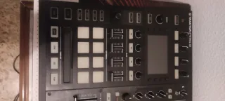 Controladora Traktor S8