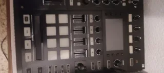 Controladora Traktor S8