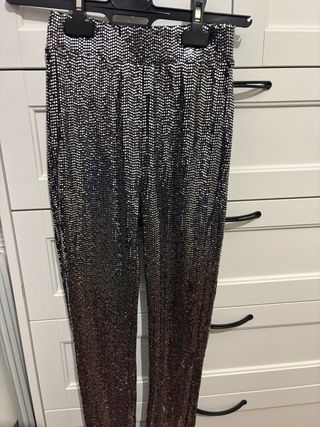 Conjunto lentejuelas plateadas el Top es XS