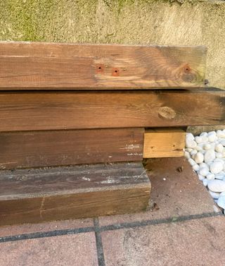 4 POSTES DE MADERA PARA EXTERIOR