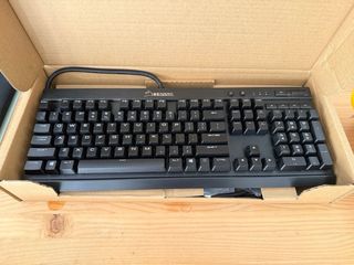 Corsair K70 Lux Teclado Mecánico MX Blue