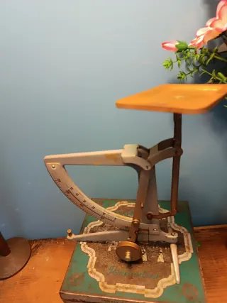 2 Bilance antiche / Pesacarta antiche