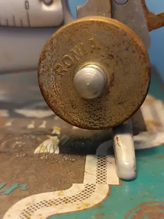 2 Bilance antiche / Pesacarta antiche