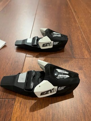 Esquís Atomic Redster 69 + Fijaciones salomon