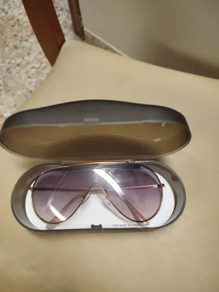 Gafas de sol Guess como nuevas.