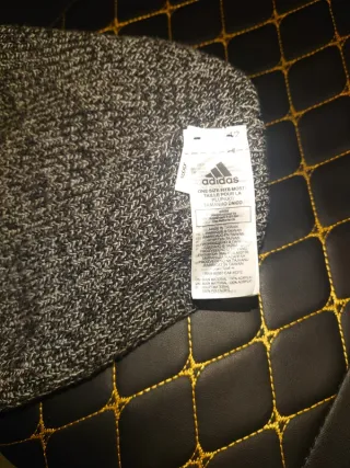 Gorro Adidas Negro y Gris