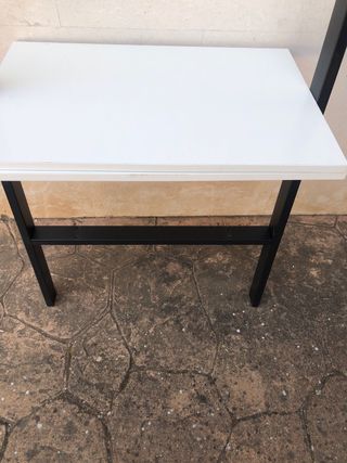 Perchero moderno blanco y negro