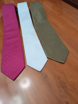 Corbatas de SEDA natural* Lote de 3x15 €