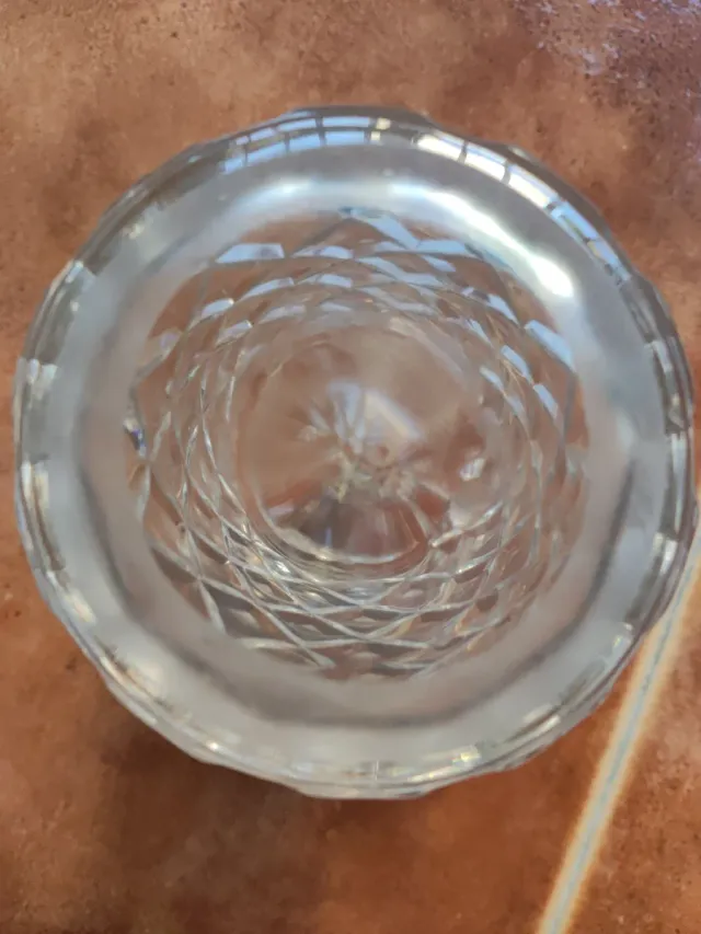 Lote exclusivo de frascos vintage de vidro esculpido