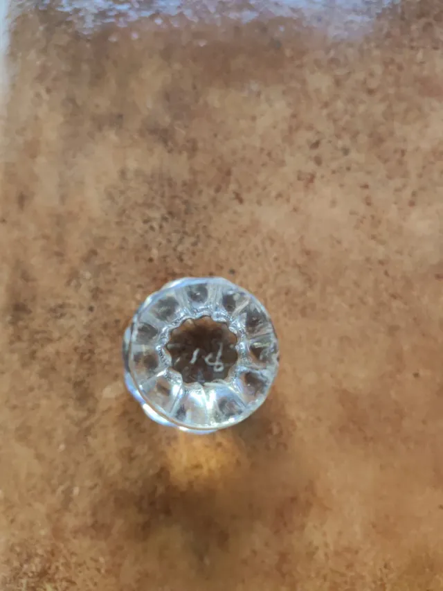 Lote exclusivo de frascos vintage de vidro esculpido