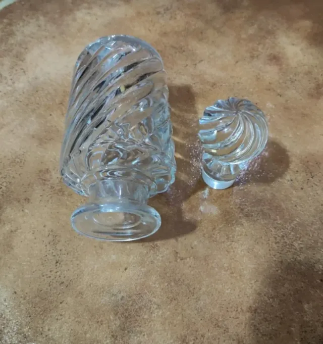 Lote exclusivo de frascos vintage de vidro esculpido