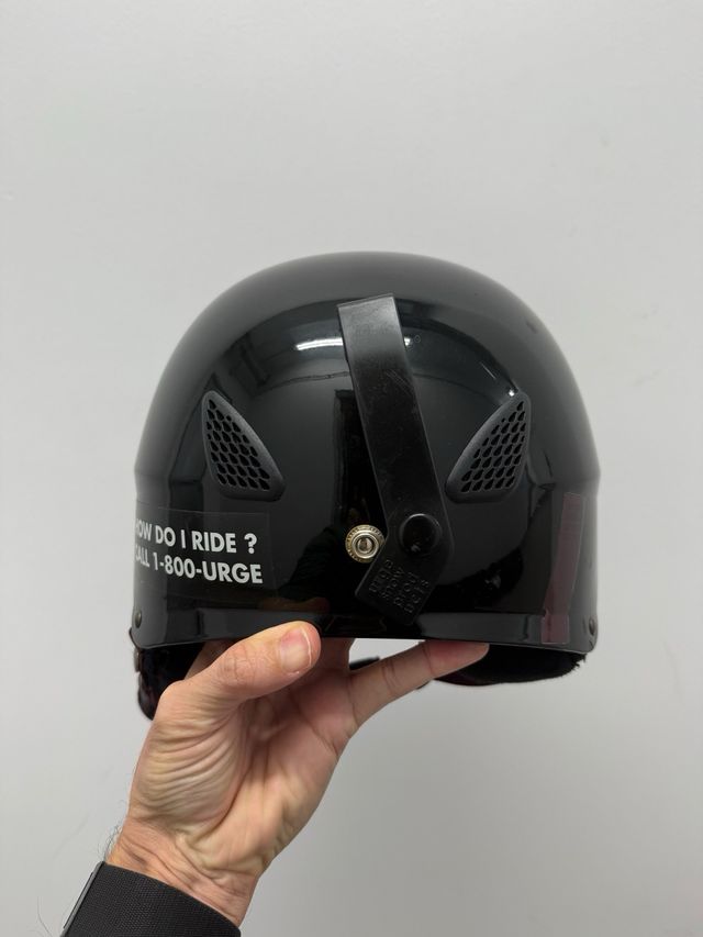 Casco de esquí/snowboard negro. marca URGE