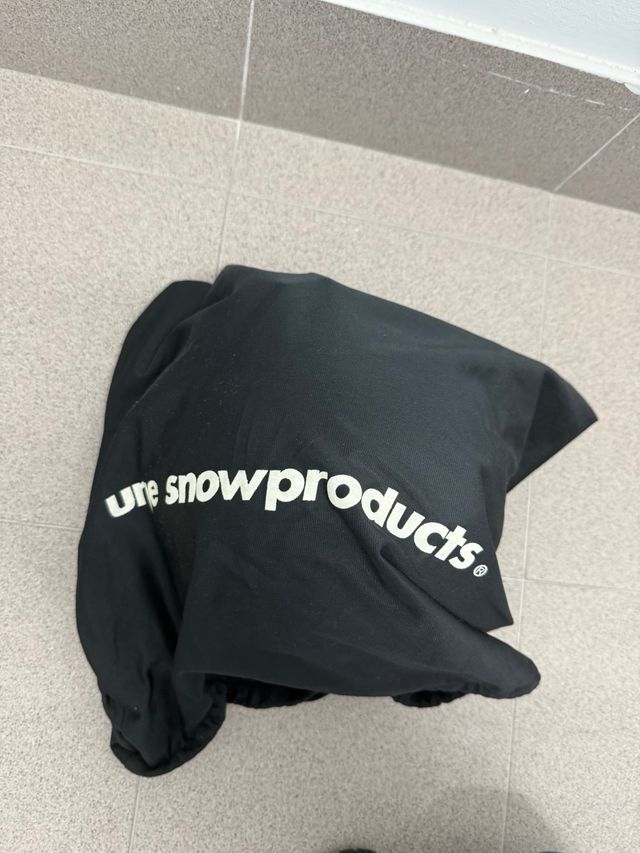 Casco de esquí/snowboard negro. marca URGE