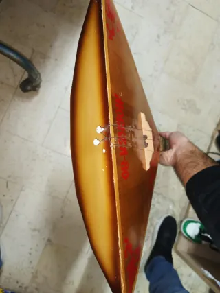 Balalaika Mosca-80 con decorazioni rosse