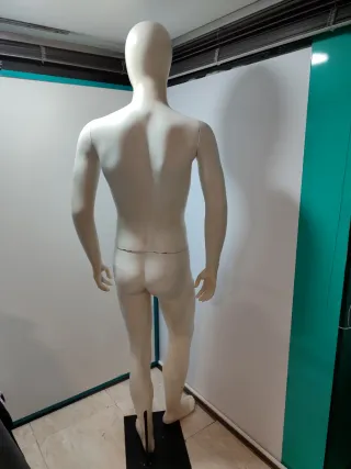 Maniquí de hombre blanco