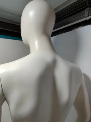 Maniquí de hombre blanco