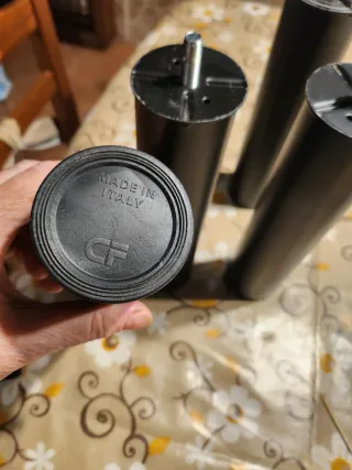 N.4 PIEDI IN ACCIAIO CF SATINATO DI COLORE NERO