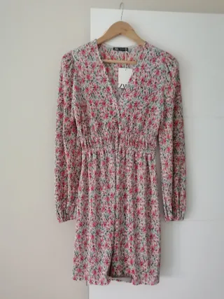 Vestido Zara floral manga larga