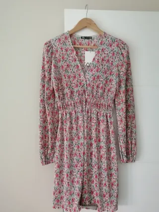 Vestido Zara floral manga larga