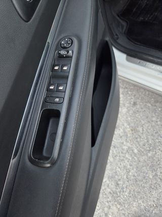 Peugeot 3008 1.2I UNICO PROPIETARIO 2016