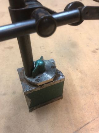 Reloj comparador Messner con base magnética